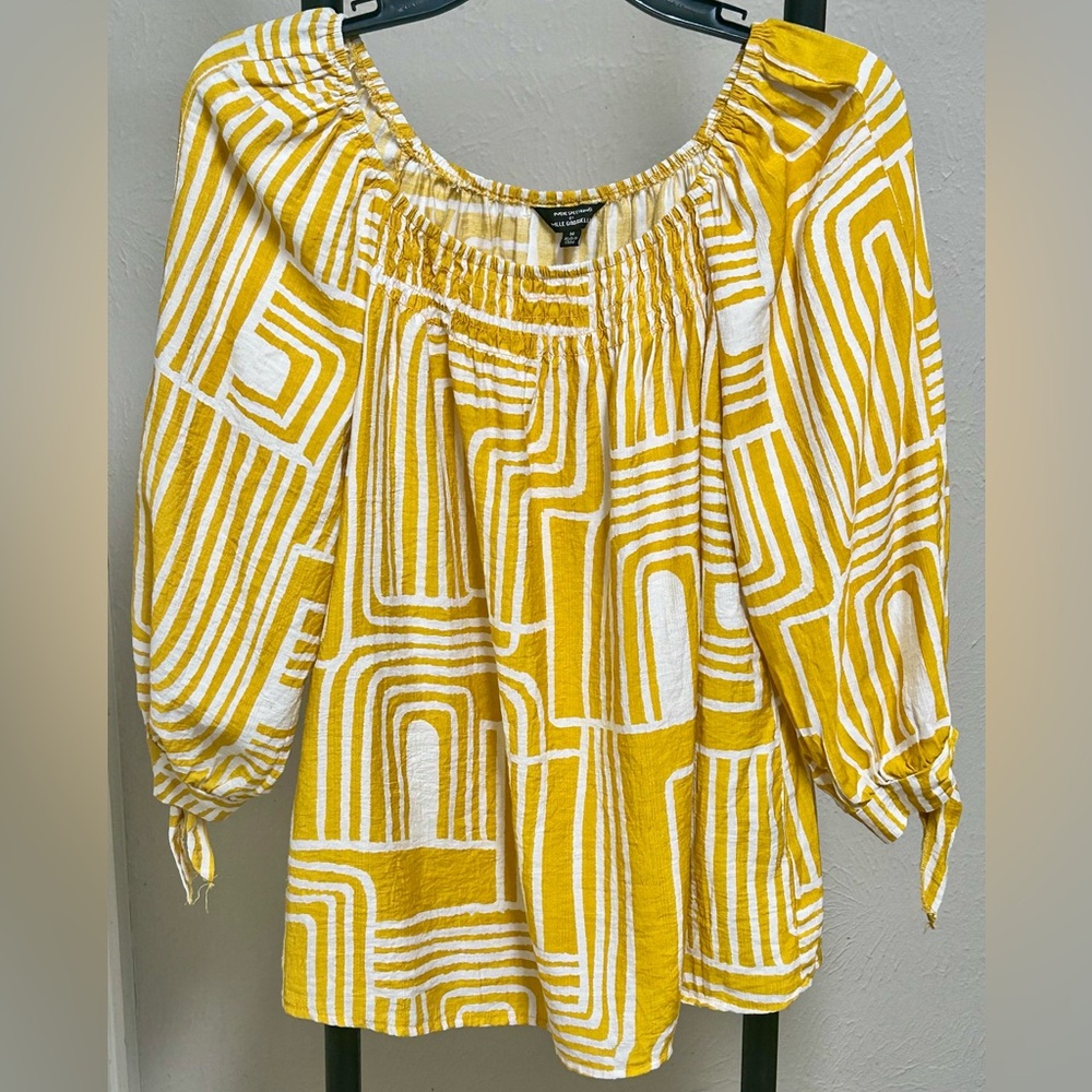 EUC Mlle Gabrielle Yellow & White Geometric Print Off Shoulder Blouse Size Med